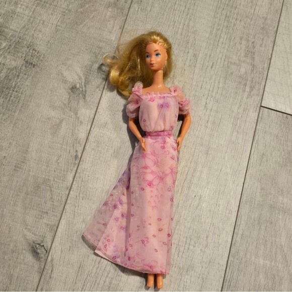 Vintage 1978 Mattel Kissing Barbie Doll - Picture 3 of 9